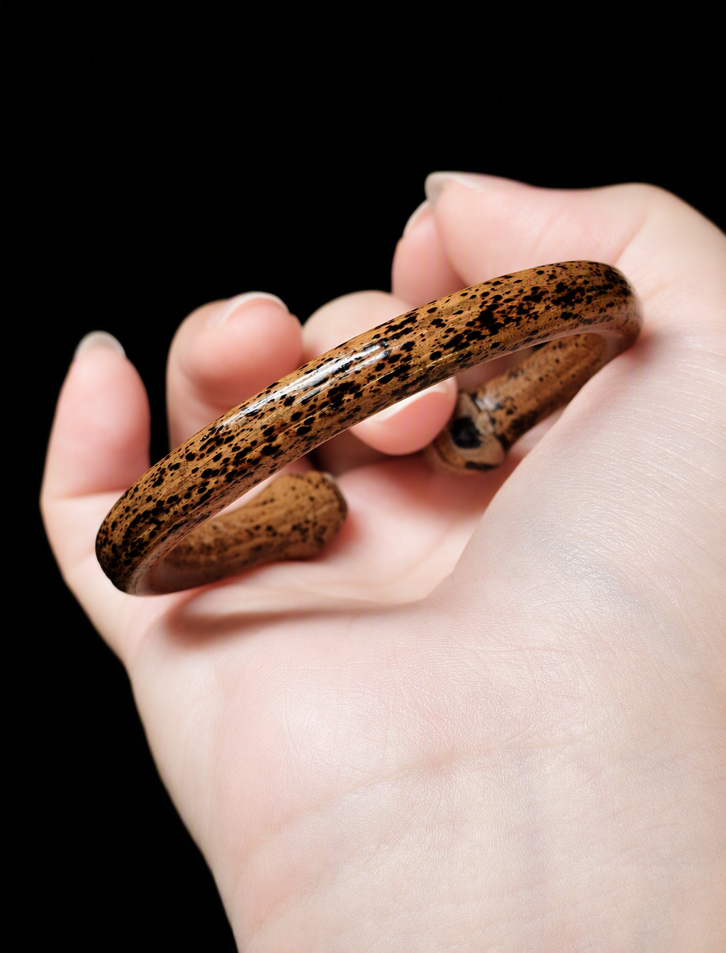 Obsidian Stardust-Smilax Vine Cuff Bangle