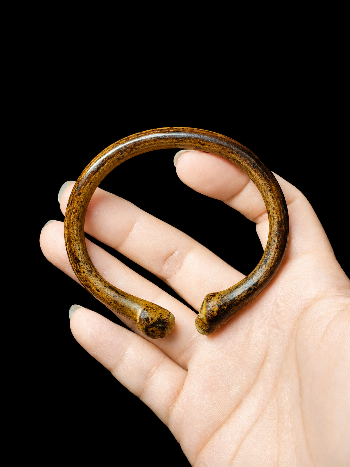 Equinox-Smilax Vine Cuff Bangle